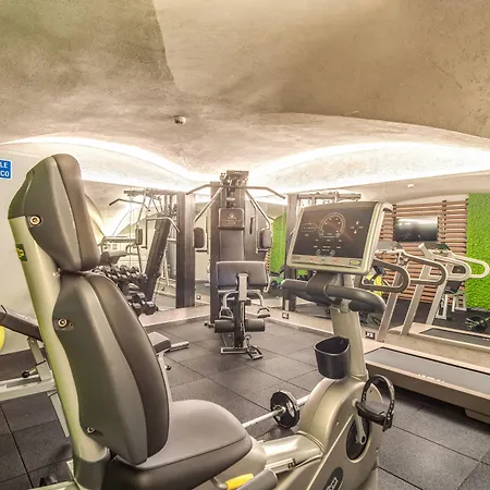 77 Seventy-seven - Maison D'art Collection Hotel