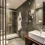 77 Seventy-seven - Maison D'art Collection Hotel