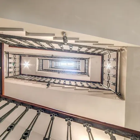 77 Seventy-seven - Maison D'art Collection