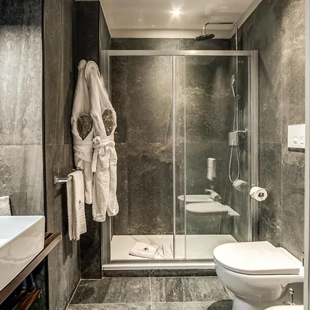 77 Seventy-seven - Maison D'art Collection Hotel