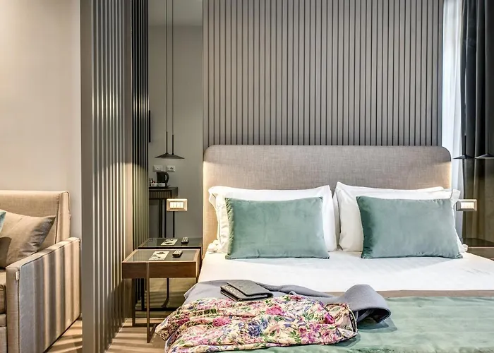 77 Seventy-seven - Maison D'art Collection