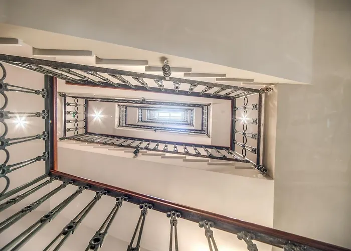 77 Seventy-seven - Maison D'art Collection