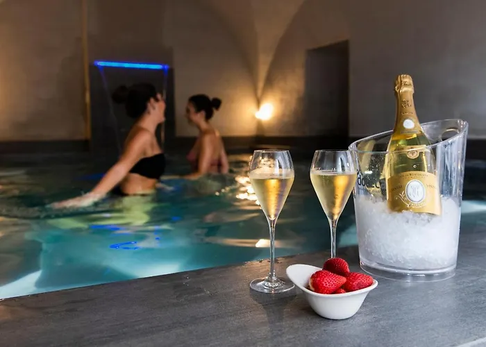 77 Seventy-seven - Maison D'art Collection