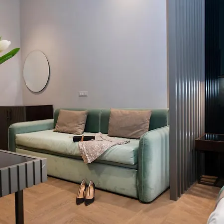 77 Seventy-seven - Maison D'art Collection